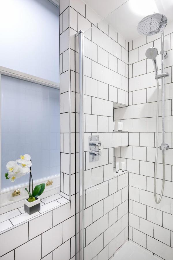 Urban Chic - Shaftesbury Appartement Londen Buitenkant foto